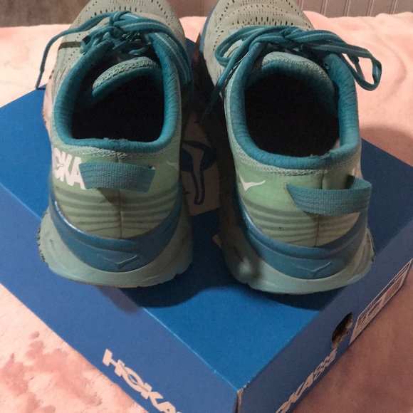 Women’s Hoka W Arahi 4 Sz. 7.5 - Picture 2 of 11